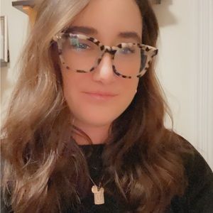 Meet your Posher, Alaine